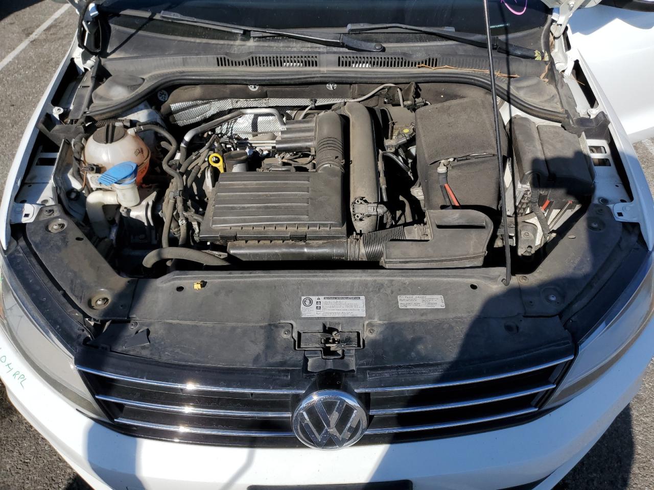 2017 Volkswagen Jetta - Image 11
