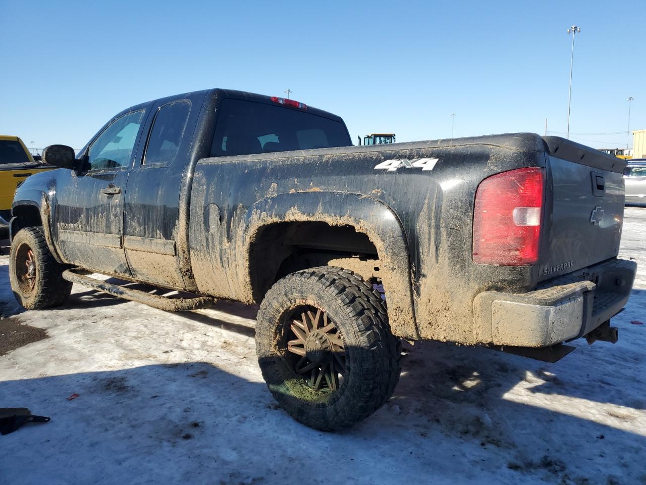 2009 Chevrolet Silverado - Image 2