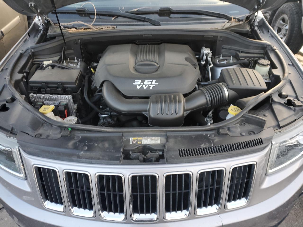 2014 Jeep Grand Cherokee - Image 14