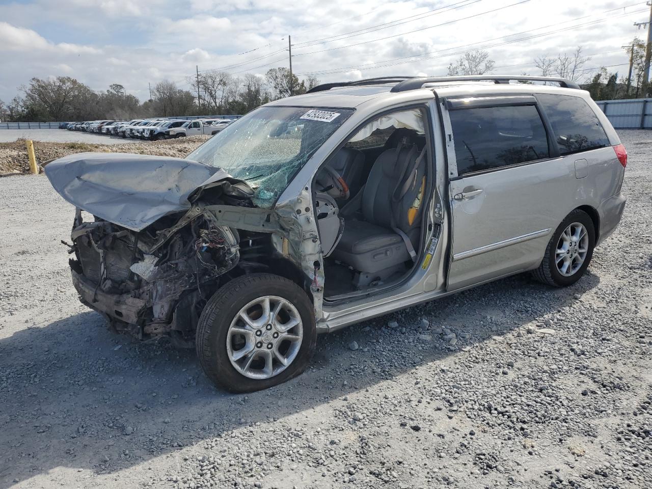 2006 Toyota Sienna - Image 1
