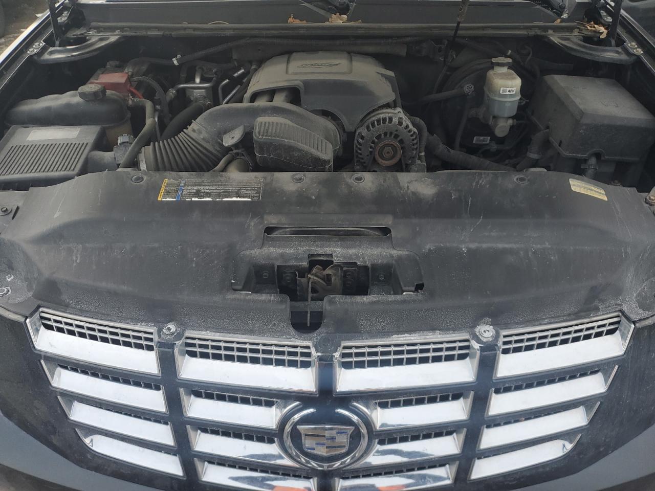 2010 Cadillac Escalade - Image 12