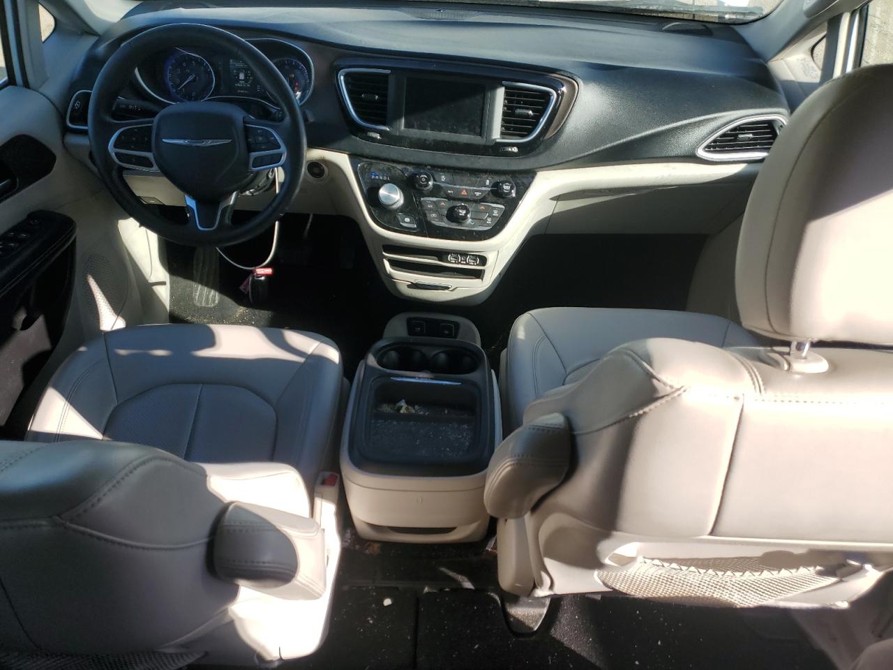 2021 Chrysler Voyager - Image 8