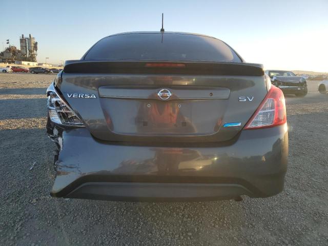  NISSAN VERSA 2015 Сірий