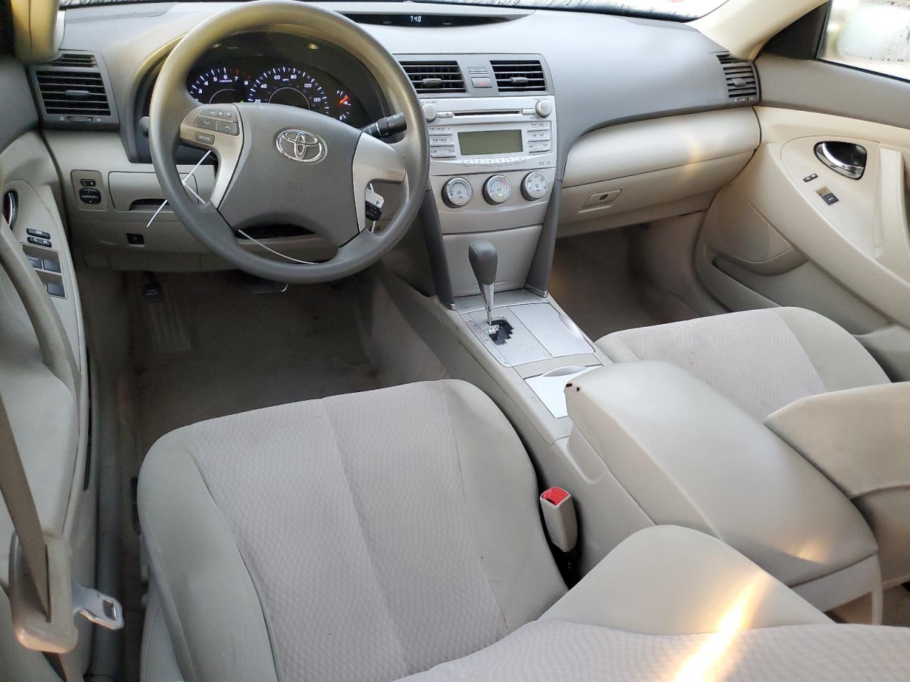 2011 Toyota Camry - Image 8
