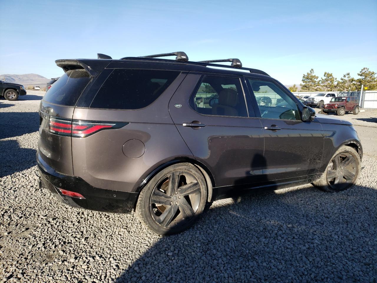 2023 Land Rover Discovery - Image 3