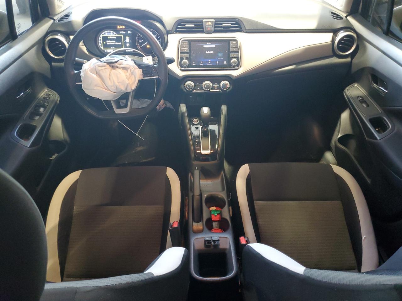 2021 Nissan Versa - Image 8