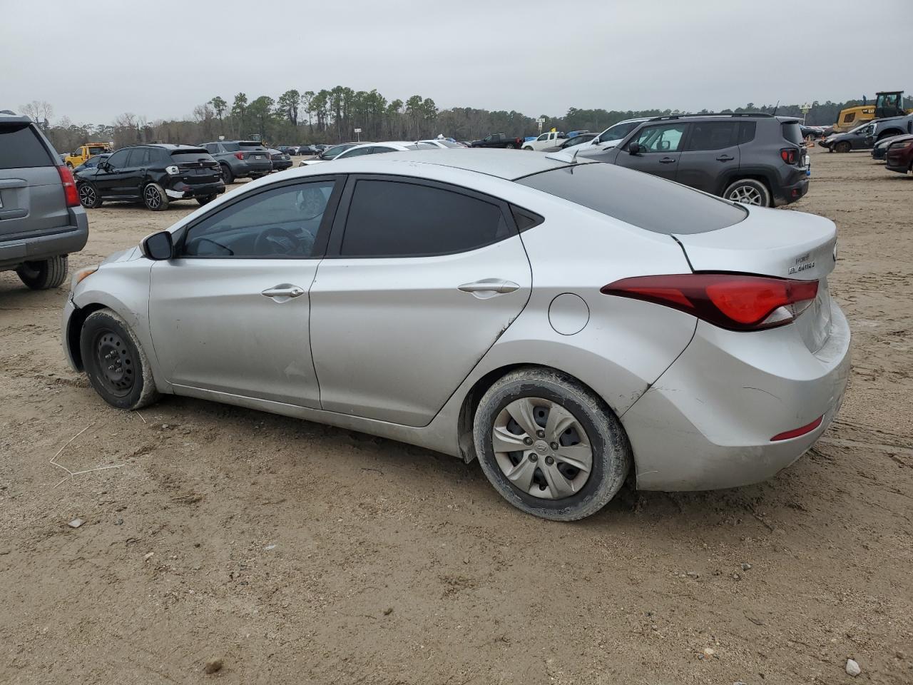 2016 Hyundai Elantra - Image 2