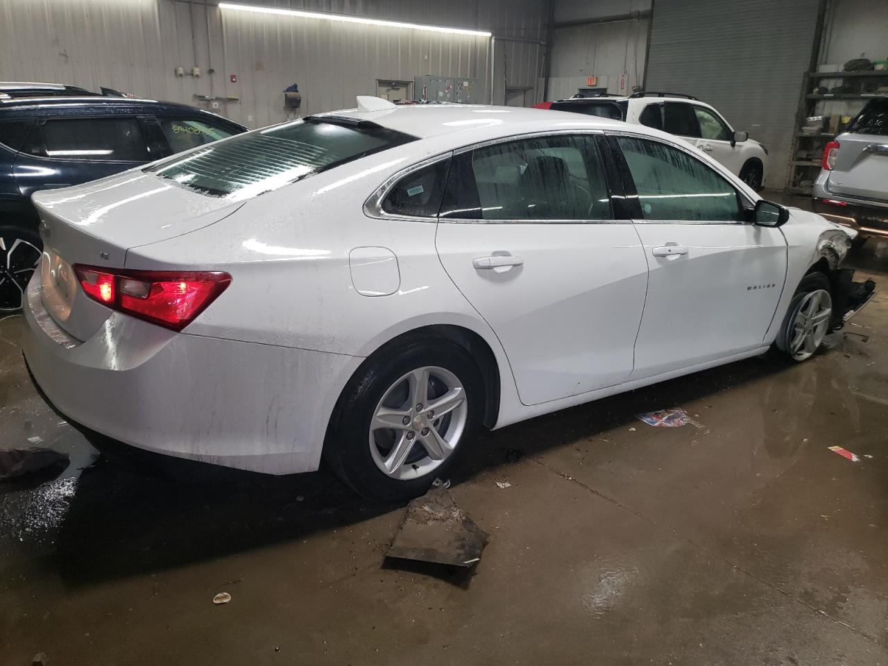2023 Chevrolet Malibu - Image 3