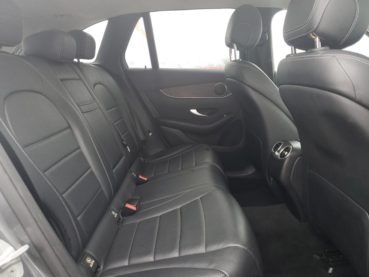 2016 Mercedes-Benz GLC - Image 11