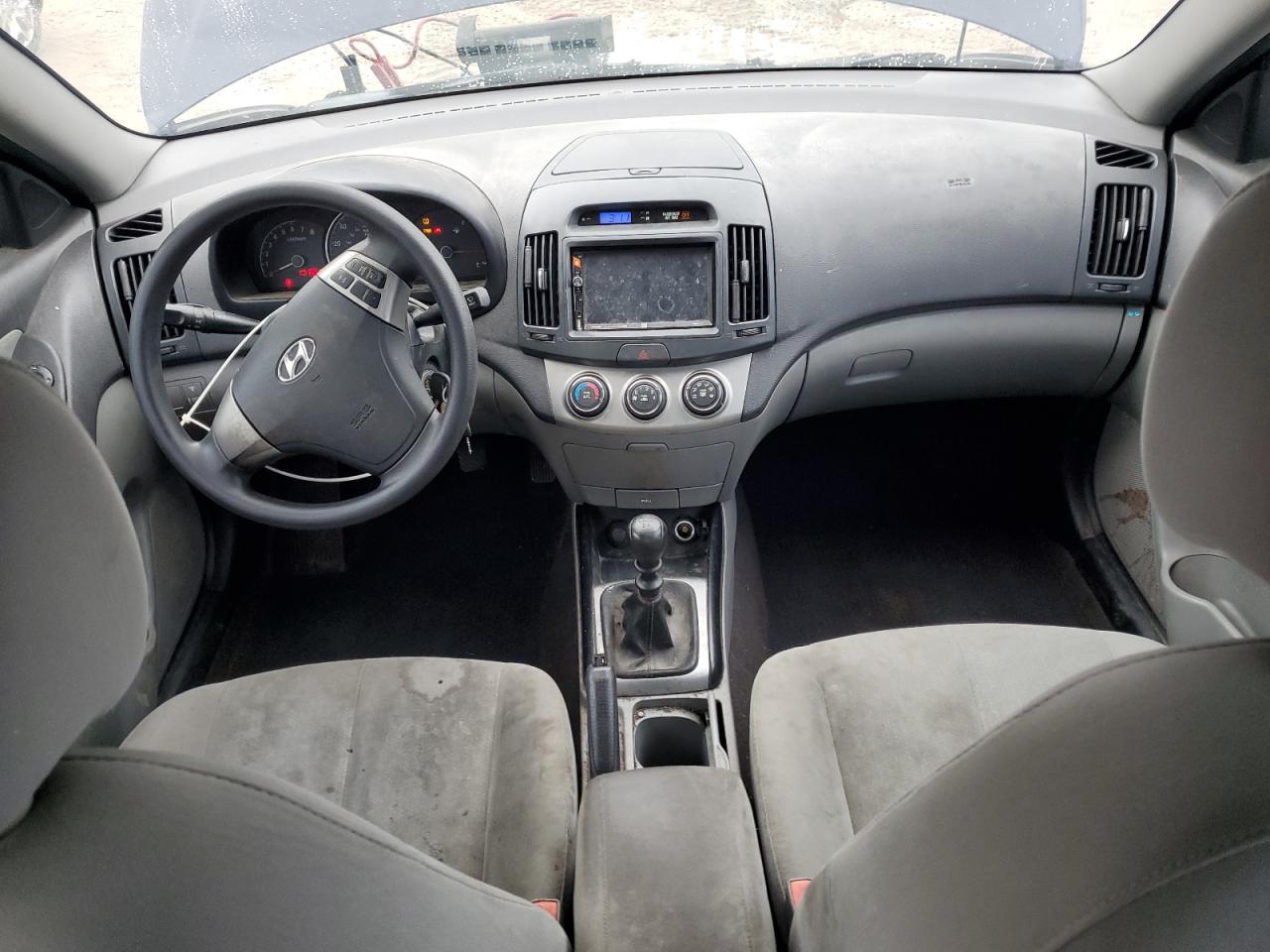 2010 Hyundai Elantra - Image 8
