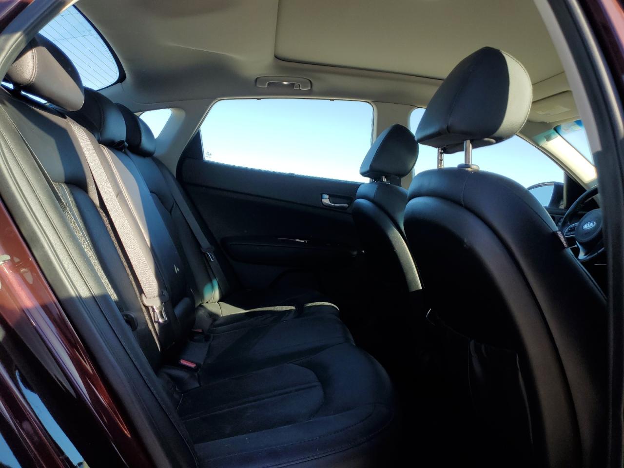 2017 Kia Optima - Image 10