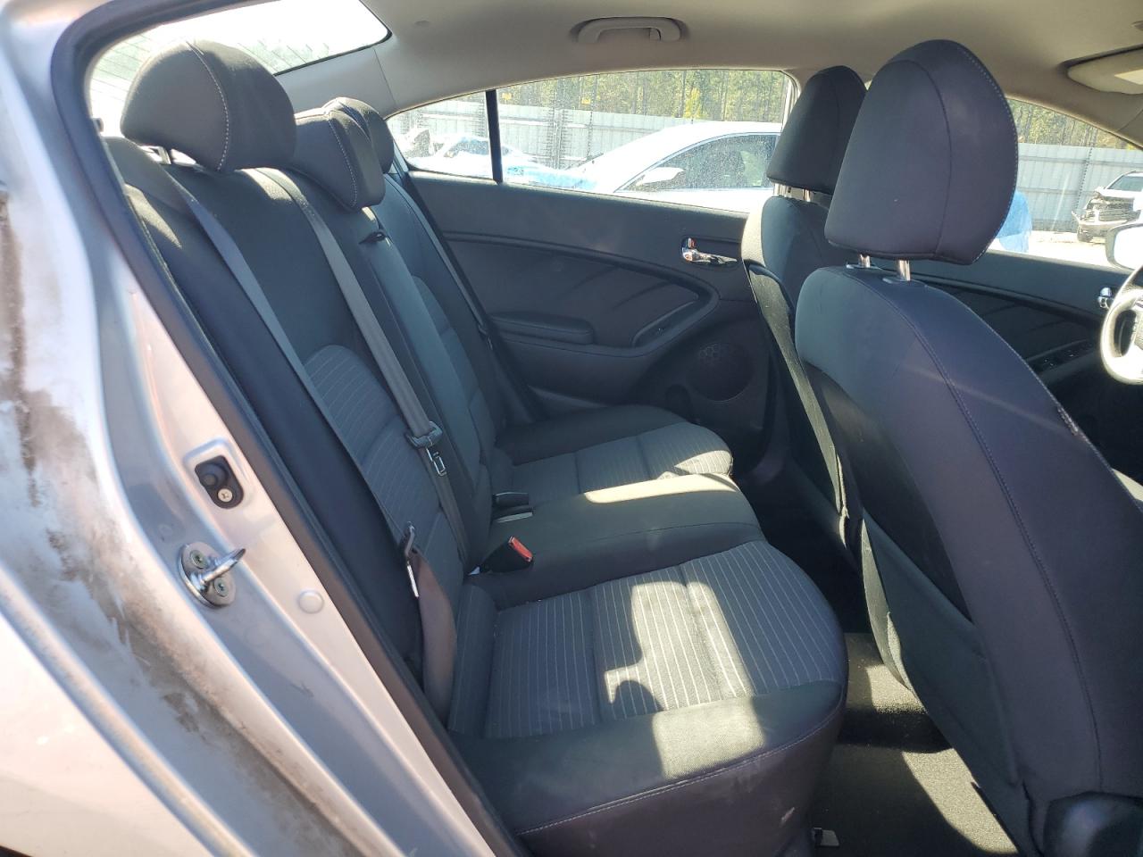 2015 Kia Forte - Image 10