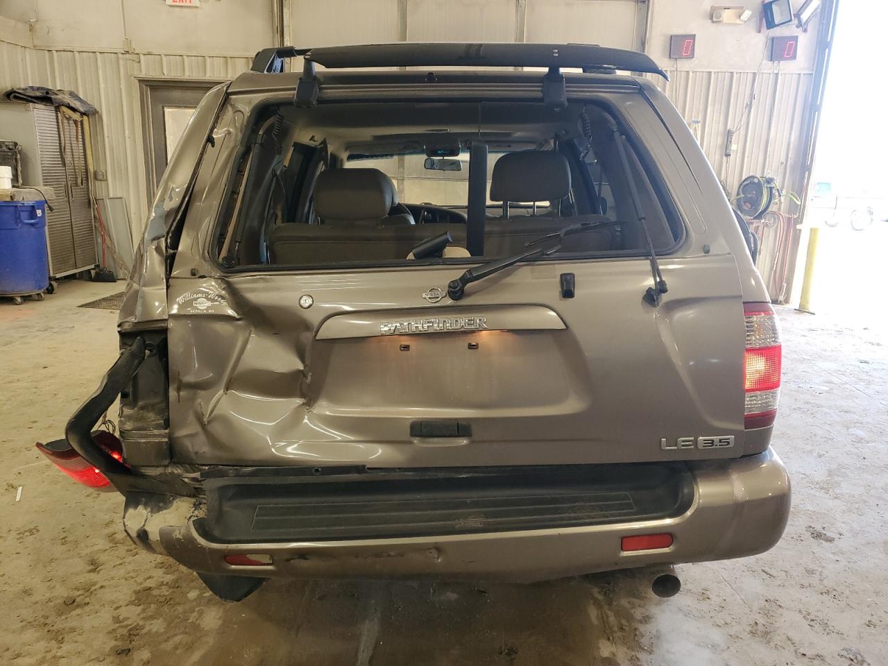 2001 Nissan Pathfinder - Image 6