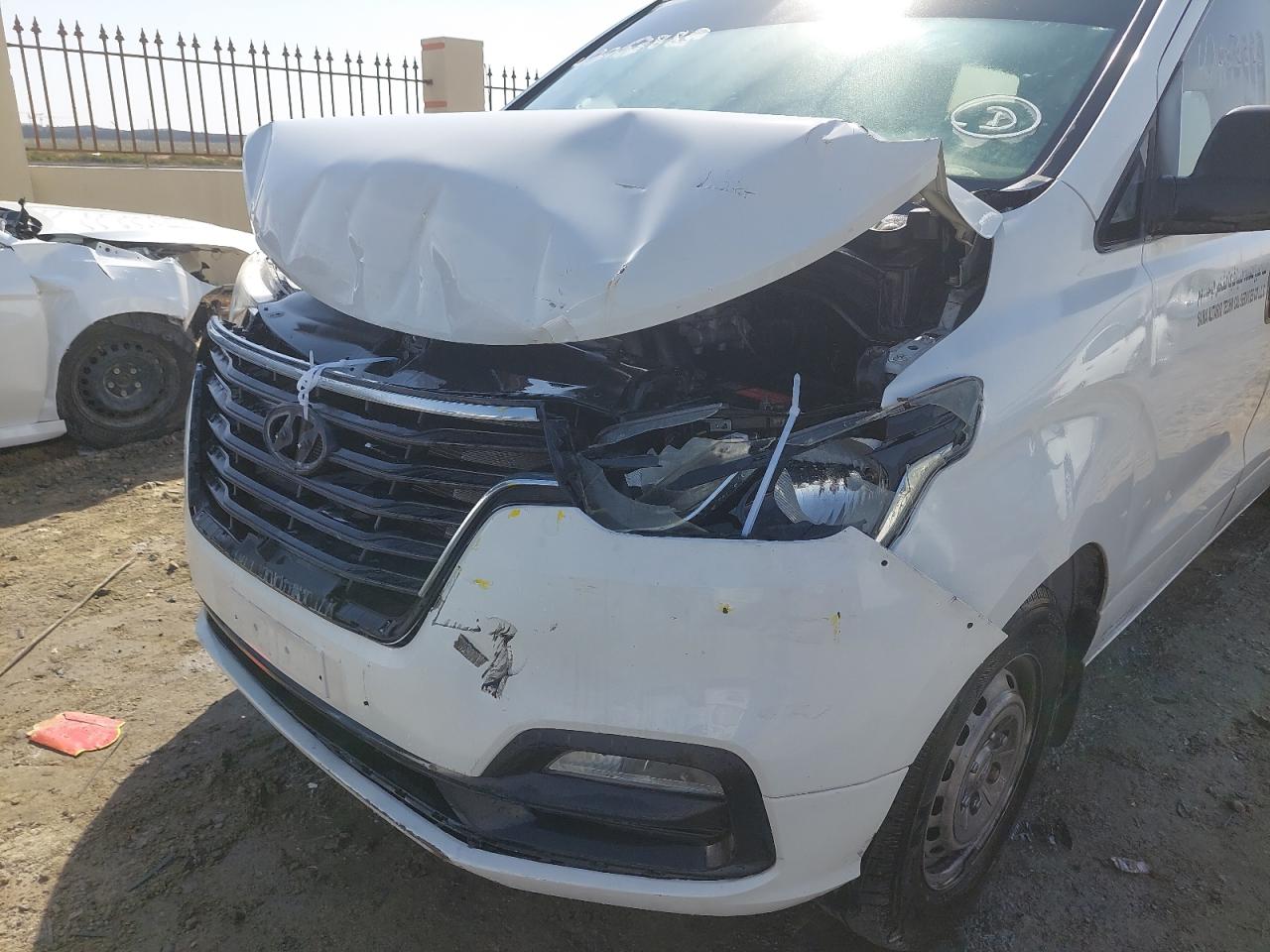 KMJWA37R2KU022293 - 2019 Hyundai H1 - #42063885