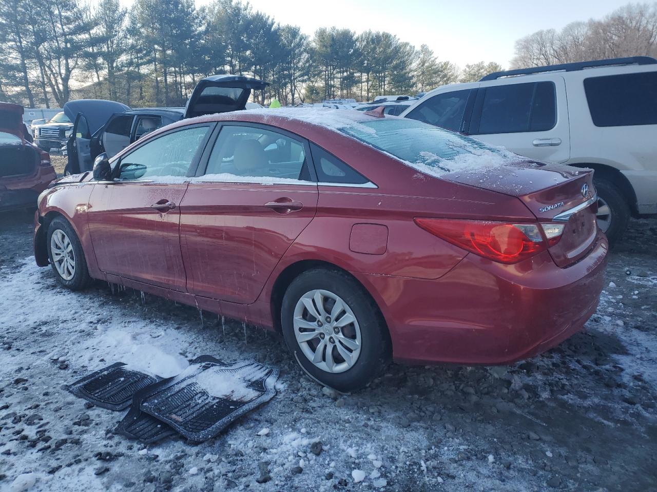 2011 Hyundai Sonata - Image 2