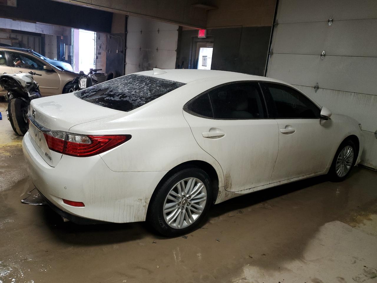 2015 Lexus ES - Image 3