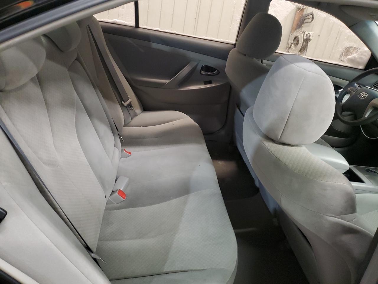 2009 Toyota Camry - Image 10