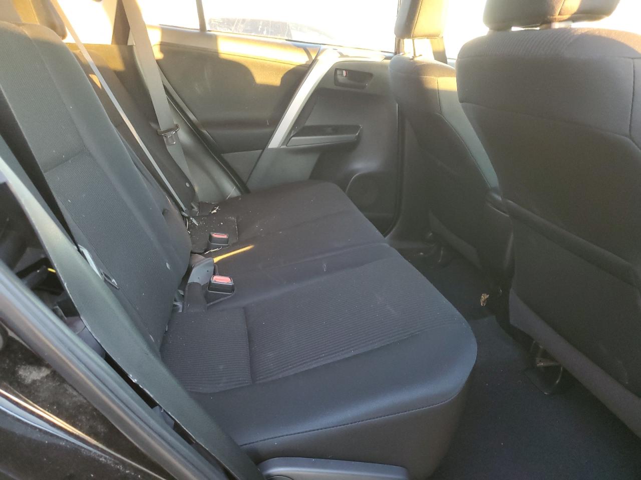 2017 Toyota RAV 4 - Image 11