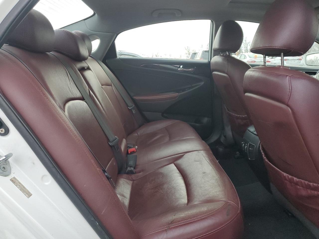 2011 Hyundai Sonata - Image 11