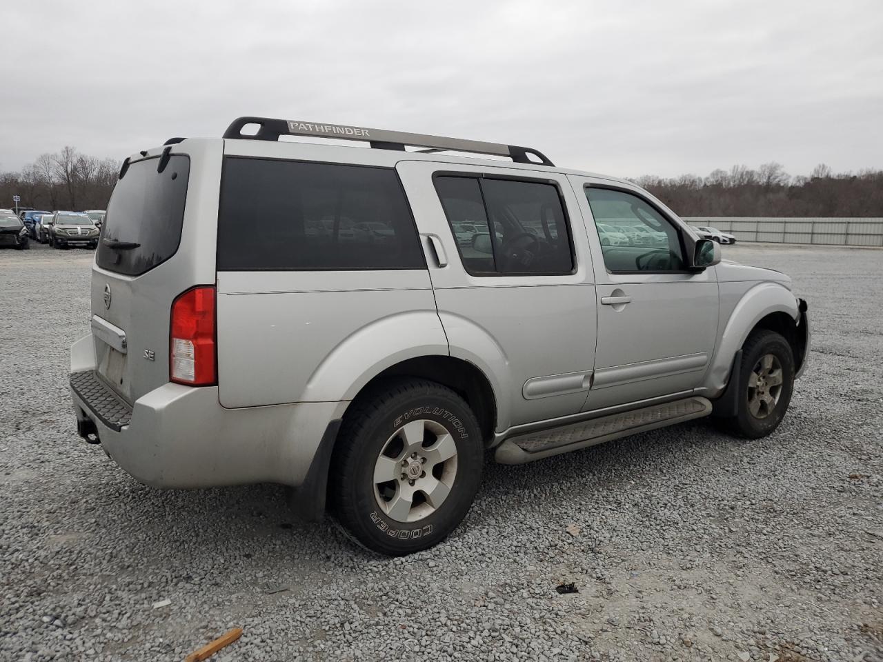 2005 Nissan Pathfinder - Image 3