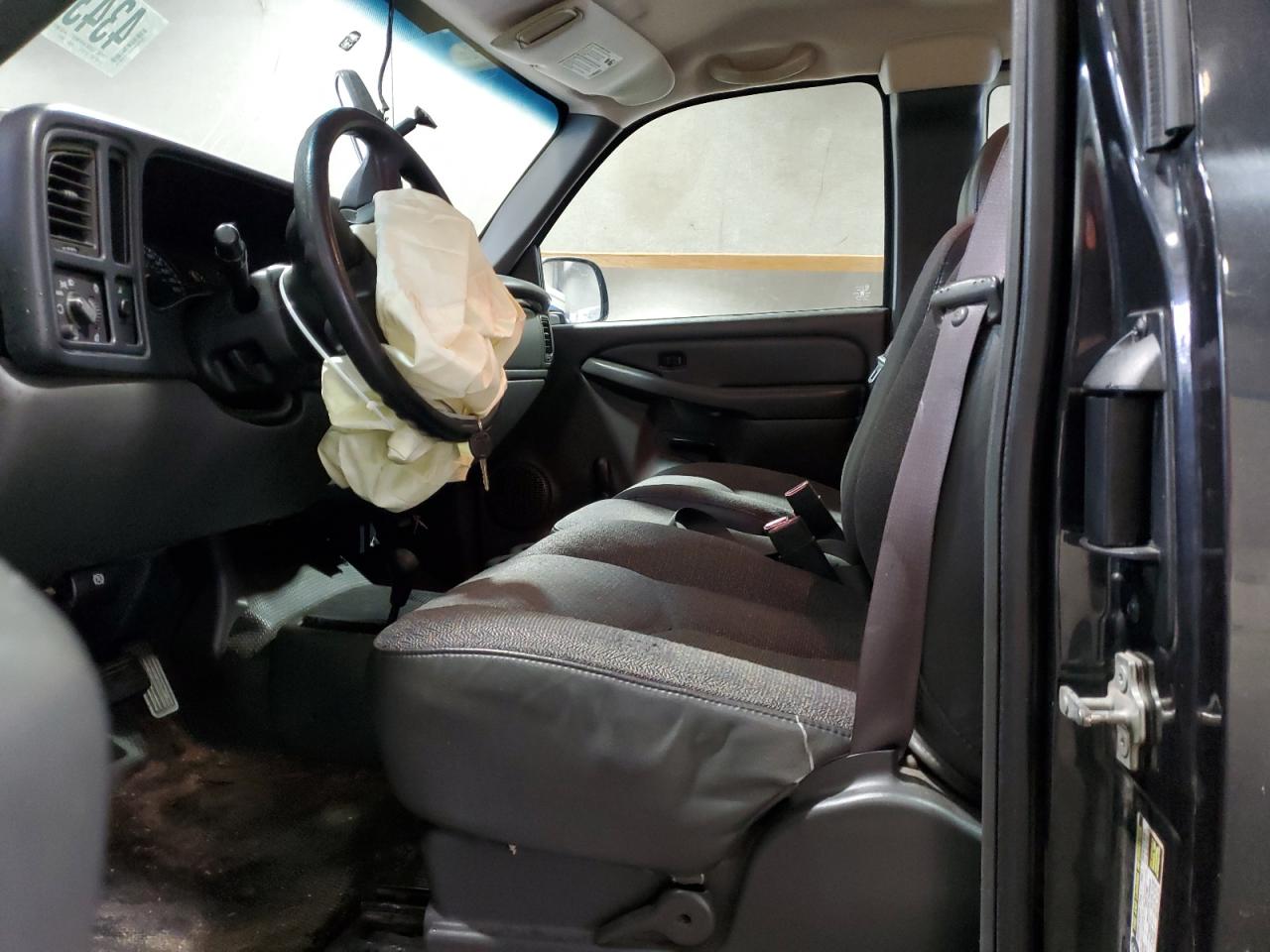 2005 Chevrolet Silverado - Image 7
