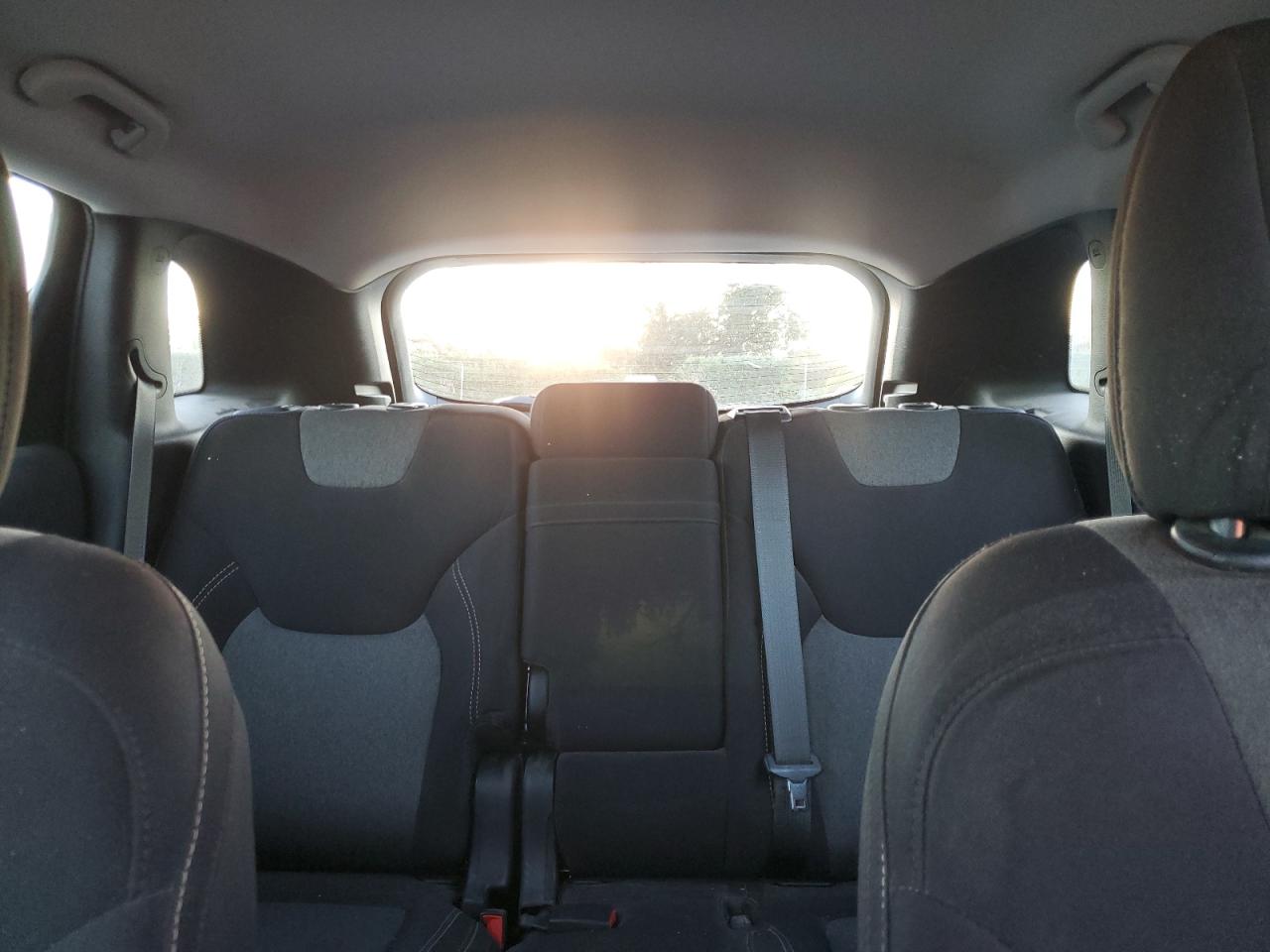 2015 Jeep Grand Cherokee - Image 10