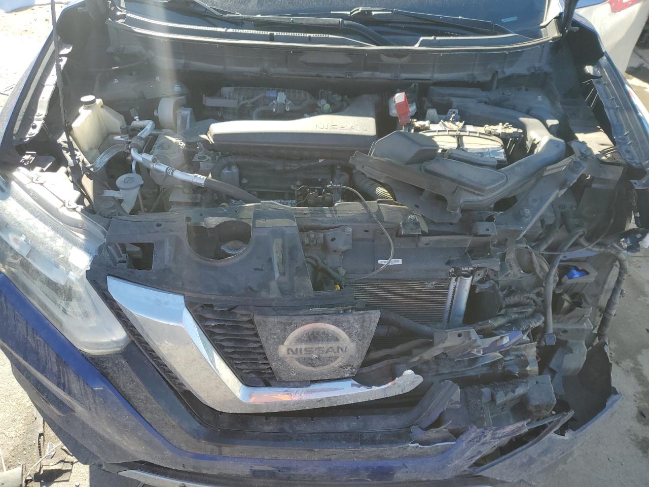 2017 Nissan Rogue - Image 12