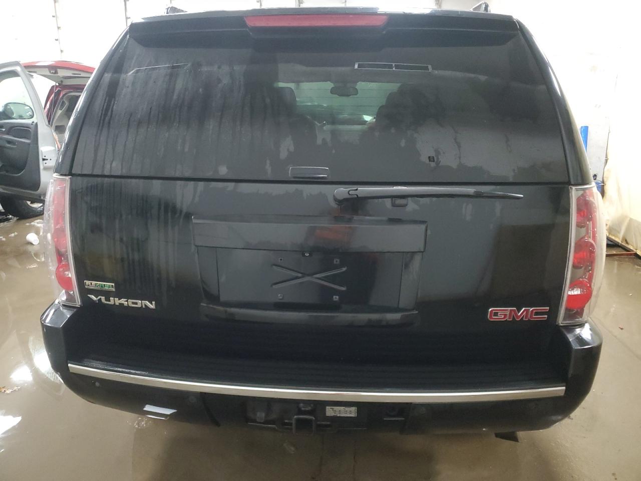 2012 GMC Yukon - Image 6