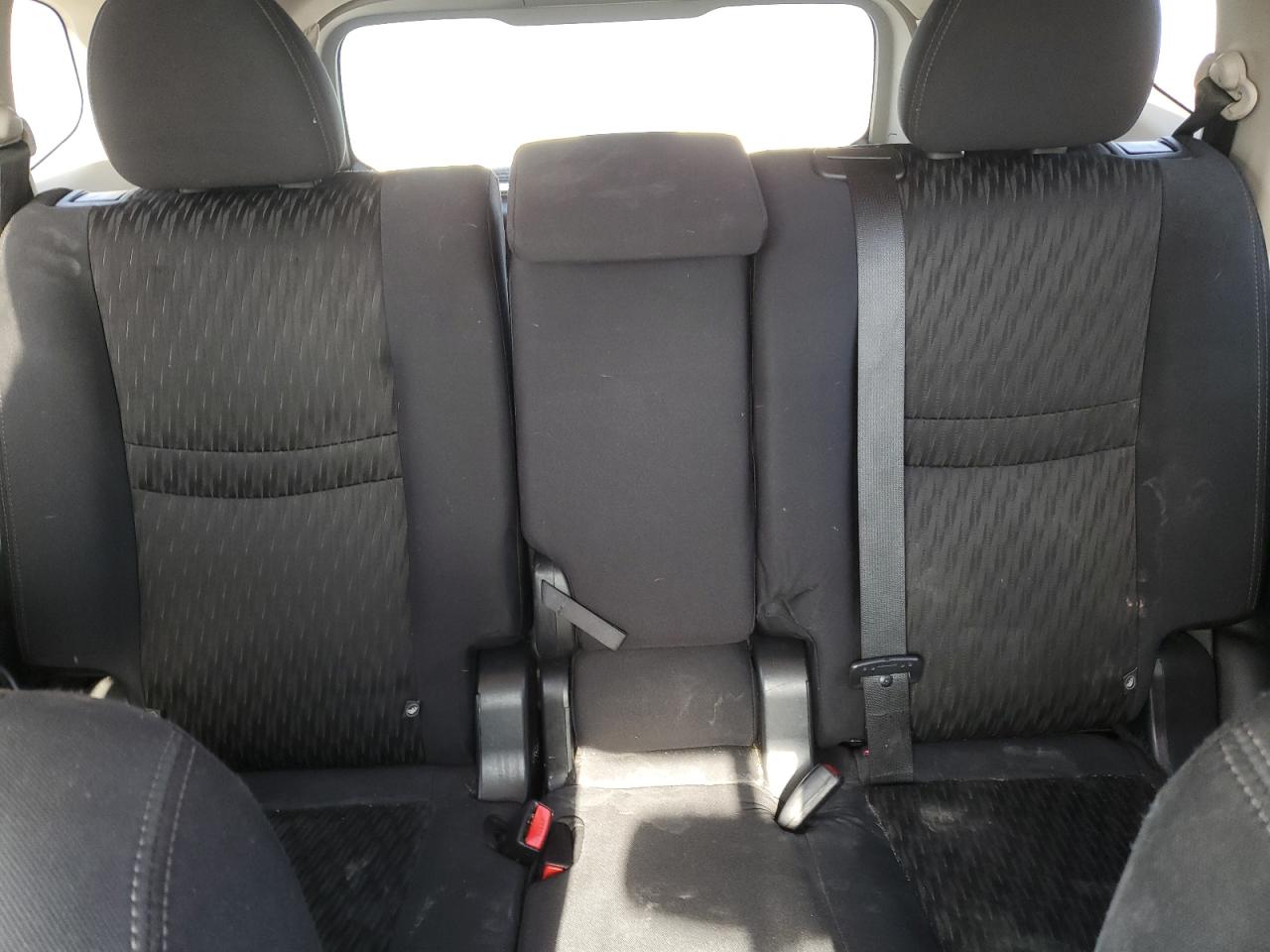 2018 Nissan Rogue - Image 10