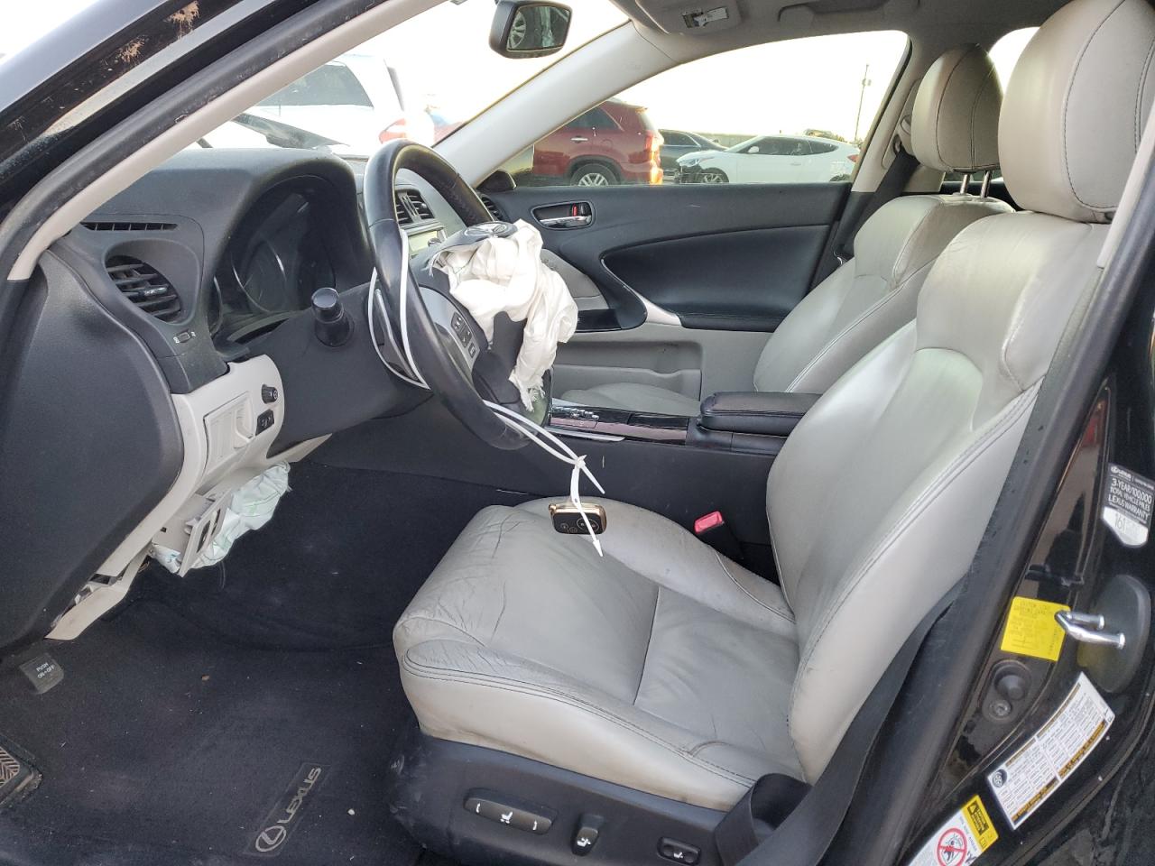 2011 Lexus IS - Image 7
