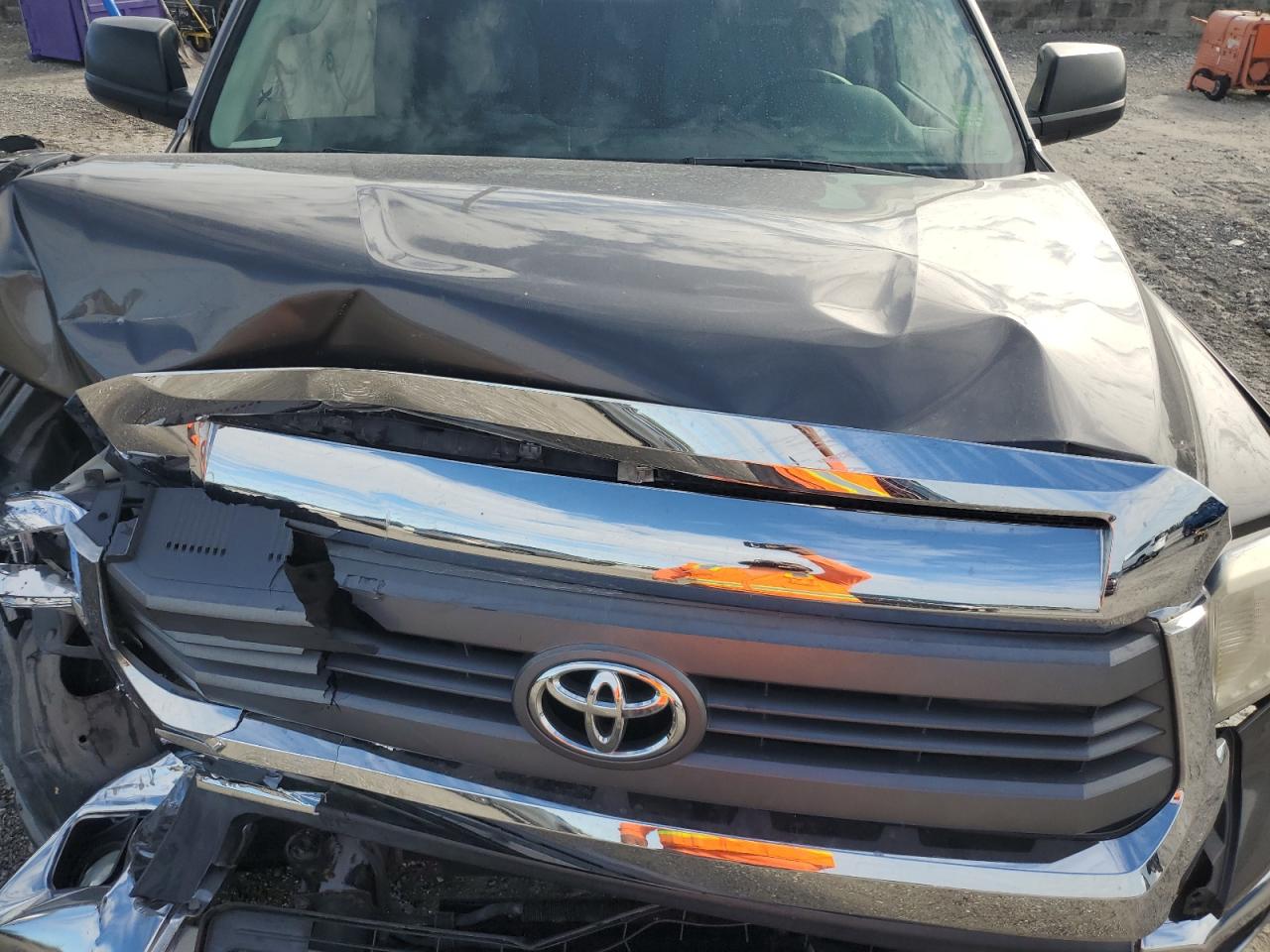 2015 Toyota Tundra - Image 11