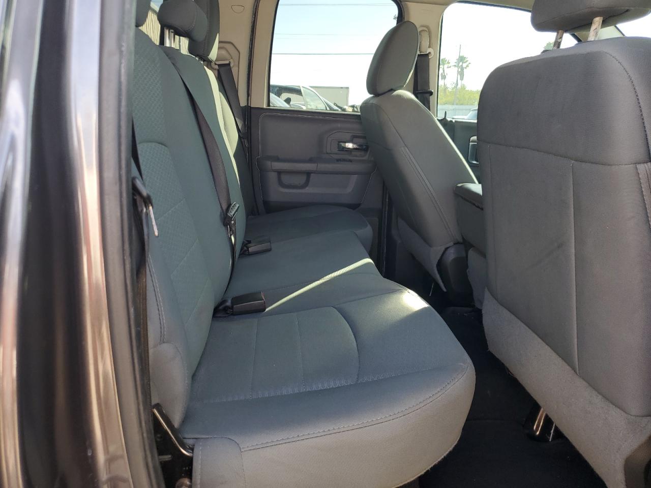 2015 RAM 1500 - Image 10