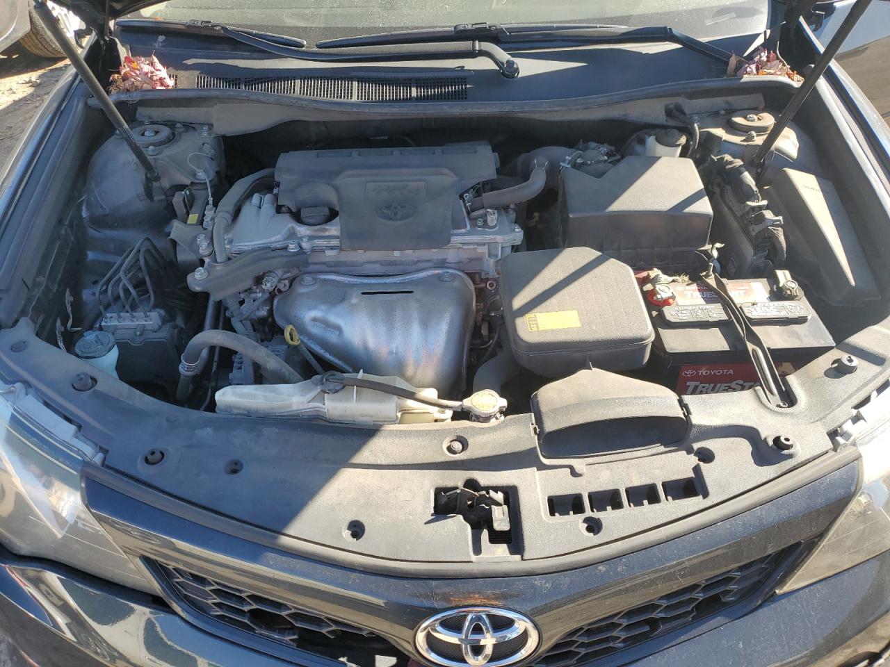 2014 Toyota Camry - Image 11