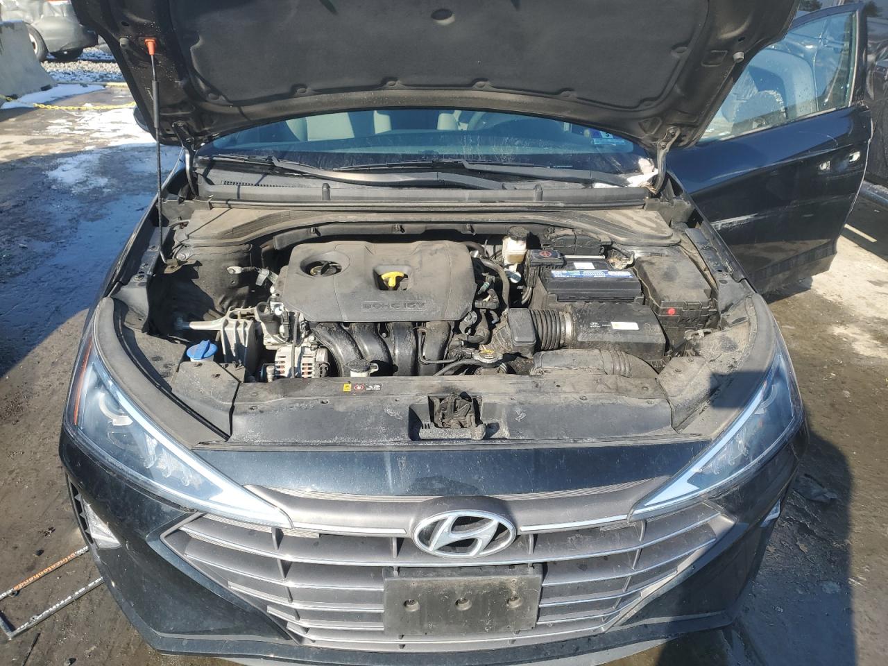 2019 Hyundai Elantra - Image 11