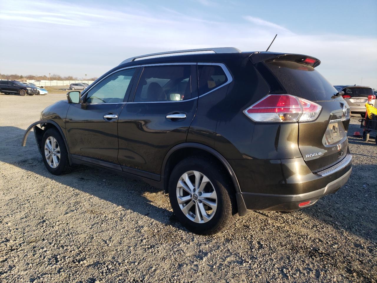 2015 Nissan Rogue - Image 2