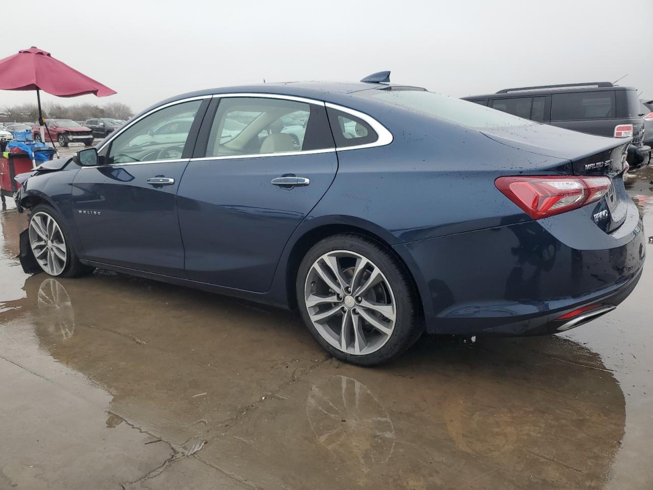 2019 Chevrolet Malibu - Image 2