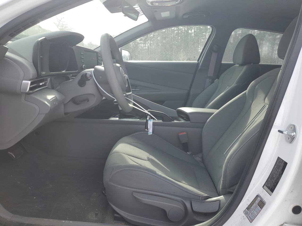 2023 Hyundai Elantra - Image 7