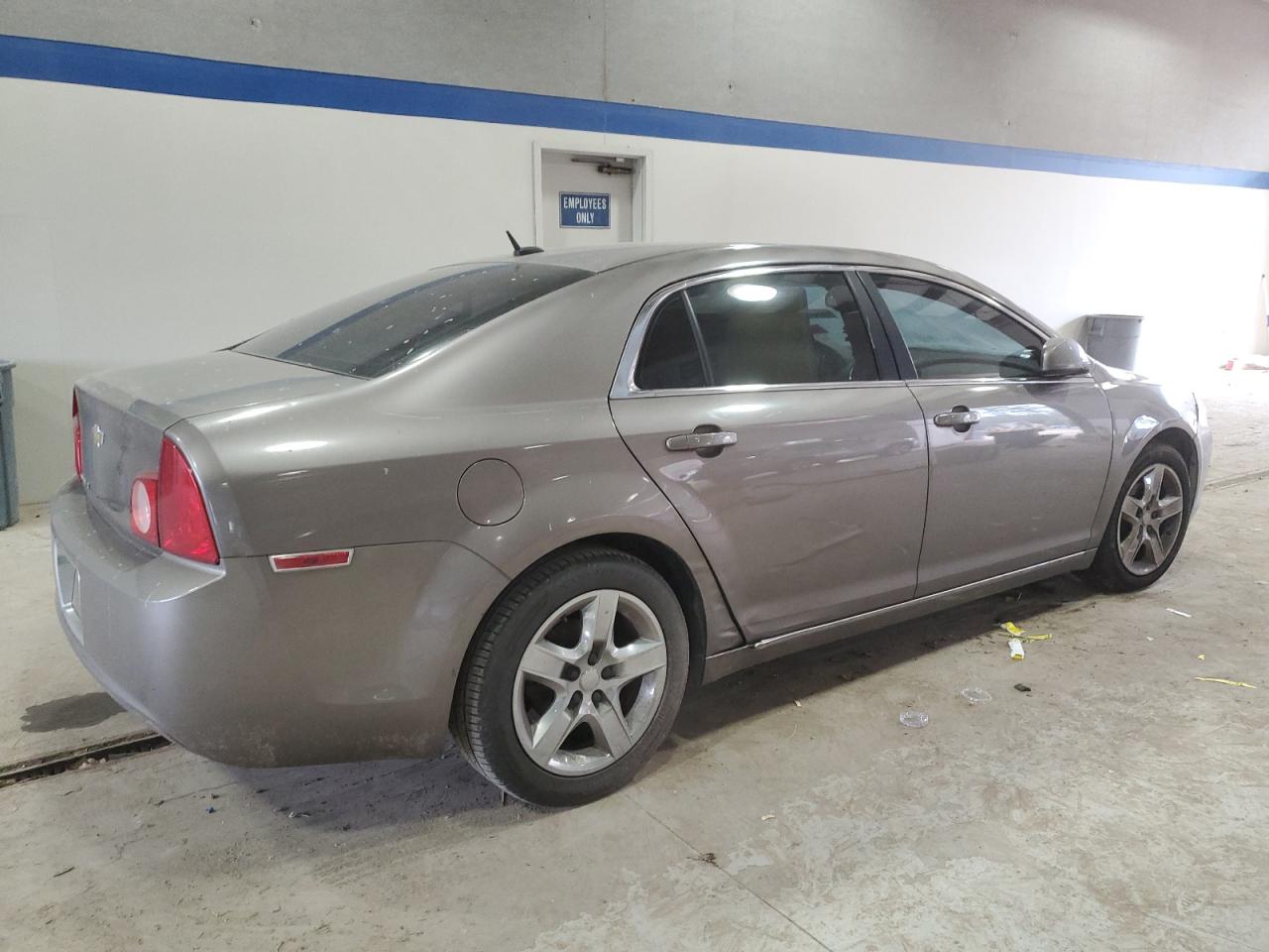2010 Chevrolet Malibu - Image 3