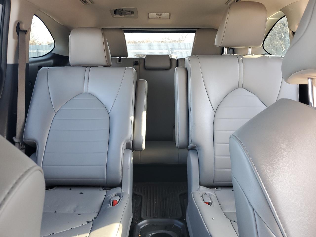 2022 Toyota Highlander - Image 10