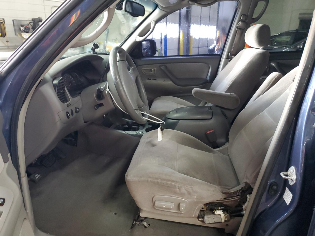 2002 Toyota Sequoia - Image 7