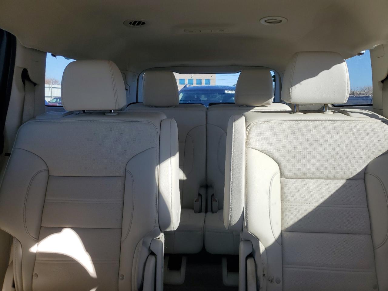 2021 GMC Acadia - Image 10