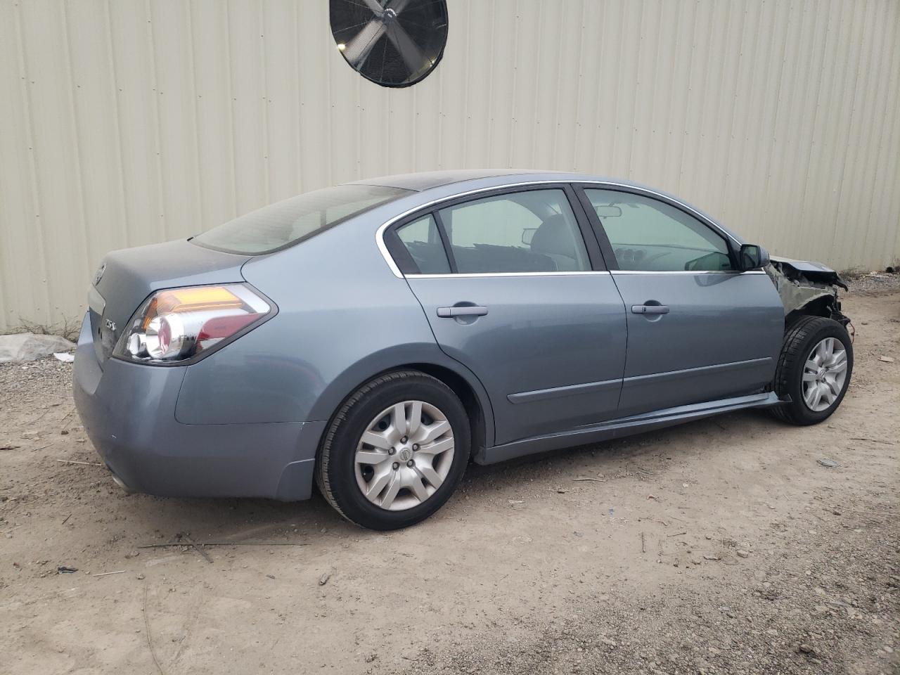 2010 Nissan Altima - Image 3
