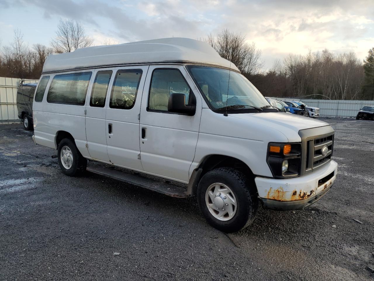 2014 Ford Econoline - Image 4