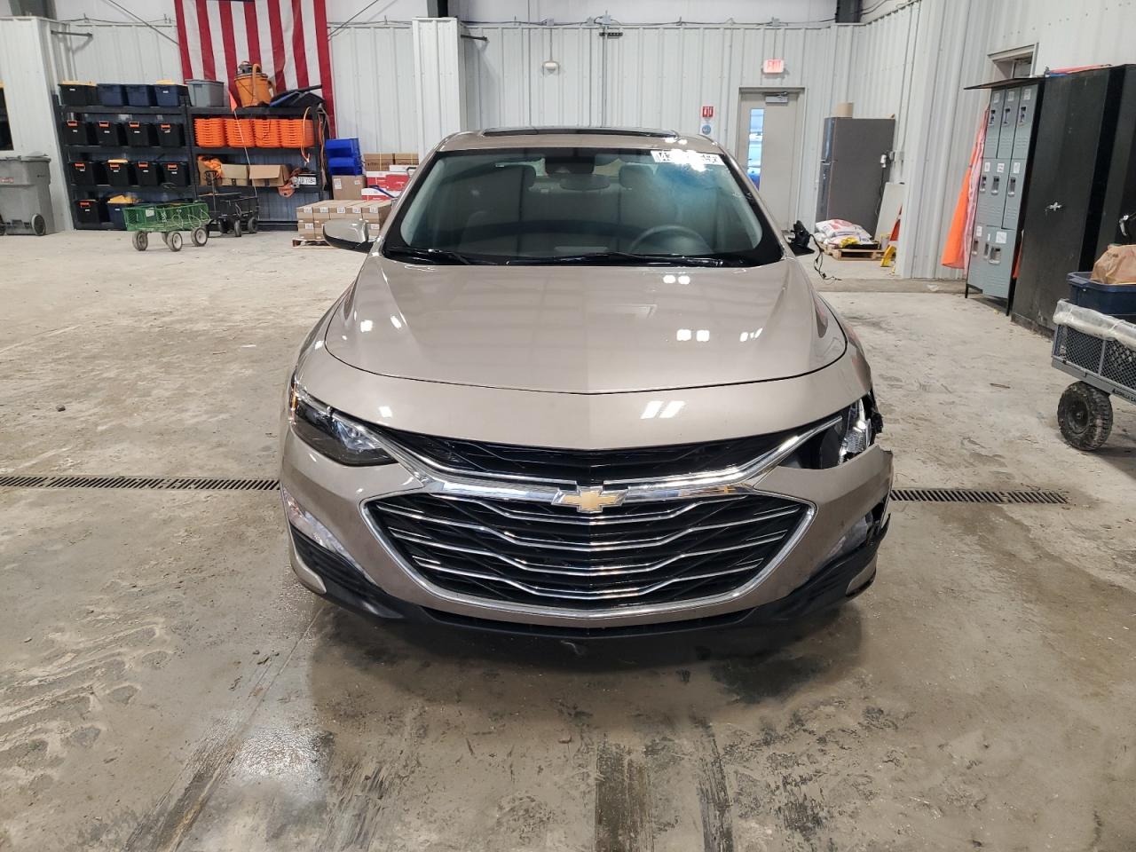 2023 Chevrolet Malibu - Image 5