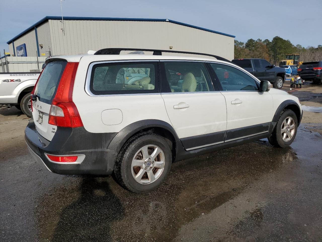 2010 Volvo XC70 - Image 3