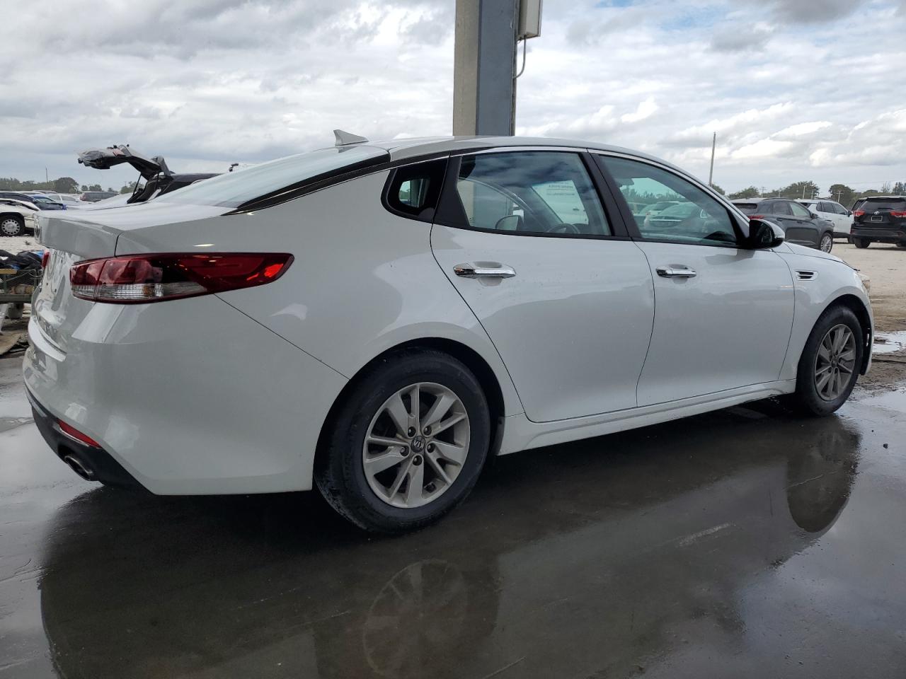2017 Kia Optima - Image 3