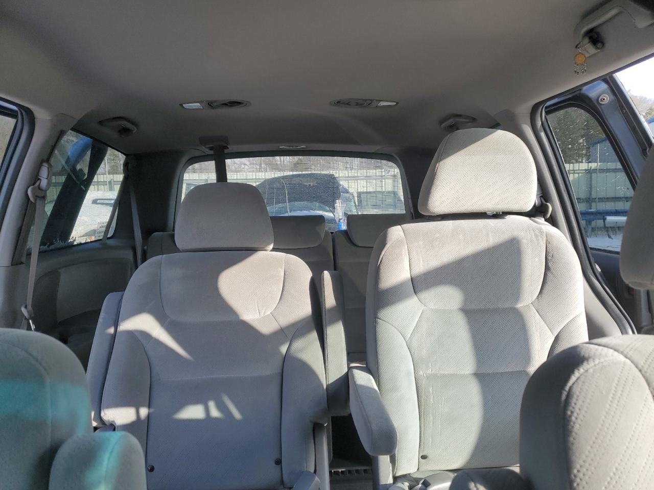 2010 Honda Odyssey - Image 10