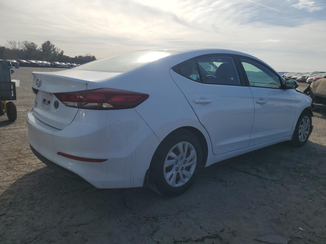 2018 Hyundai Elantra - Image 3