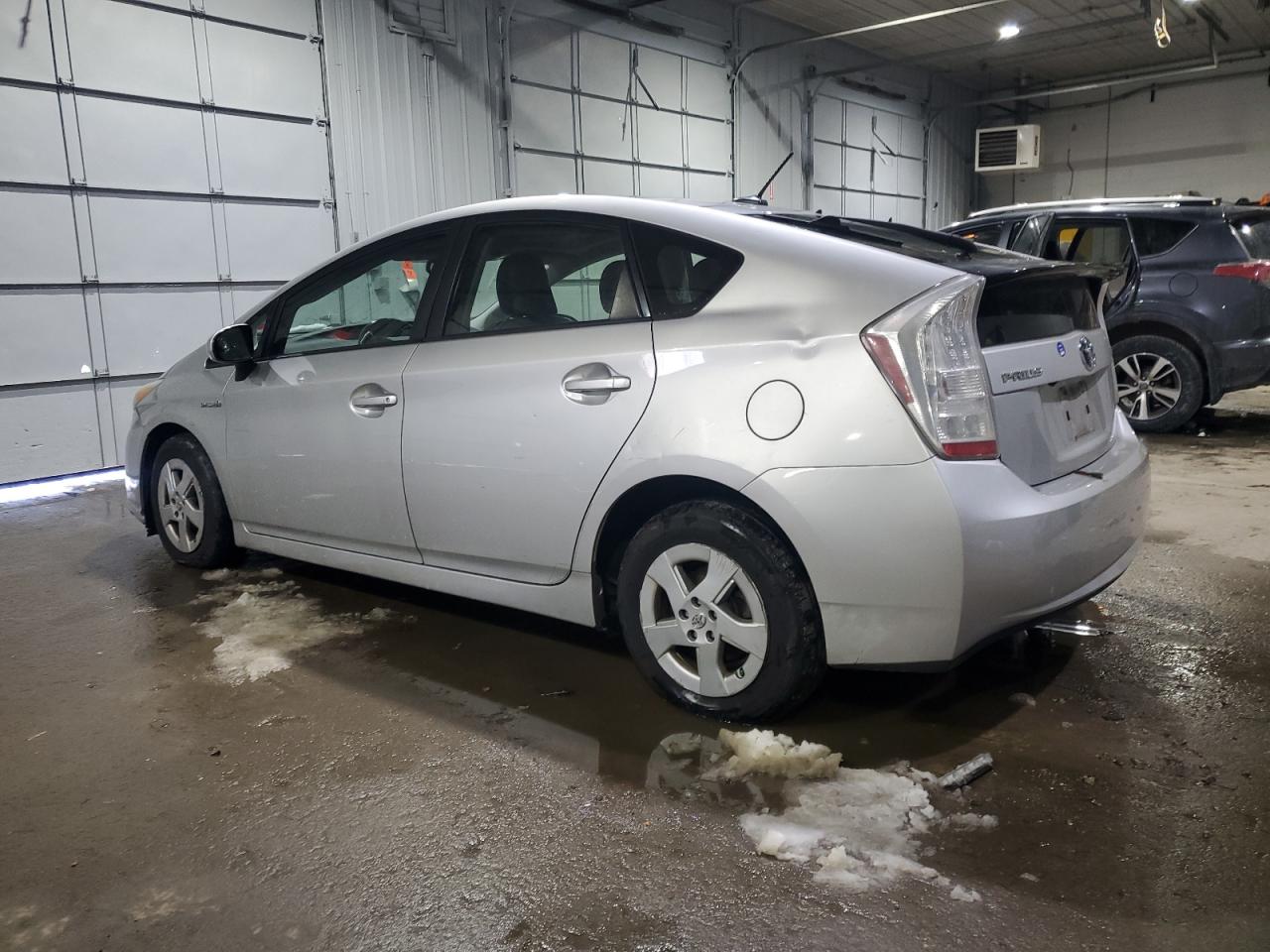 2010 Toyota Prius - Image 2