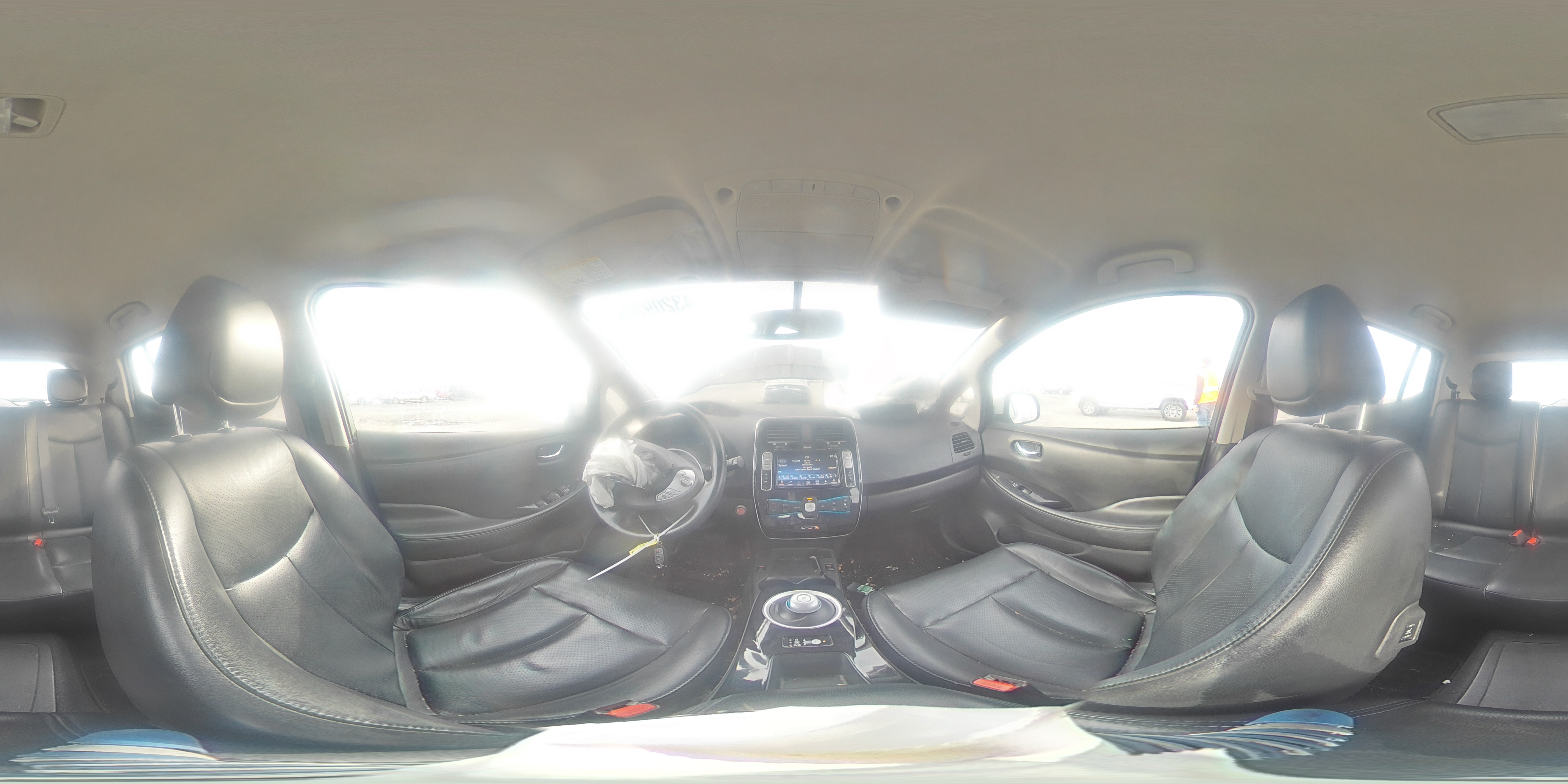 2016 Nissan Leaf - Image 12
